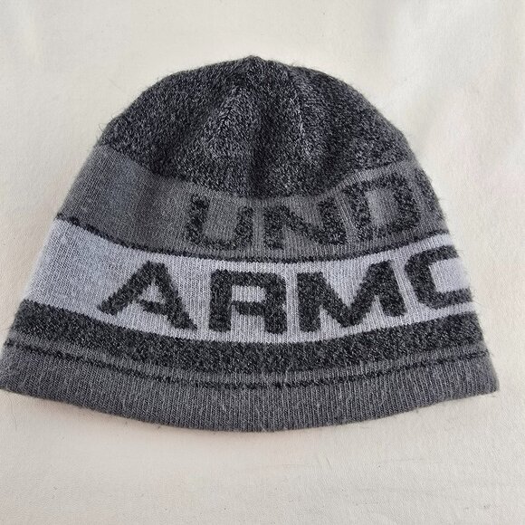Under Armour Youth Beanie Hat Gray Knit Logo Winter Cap Size M 4-6 Years Boys - Picture 1 of 6